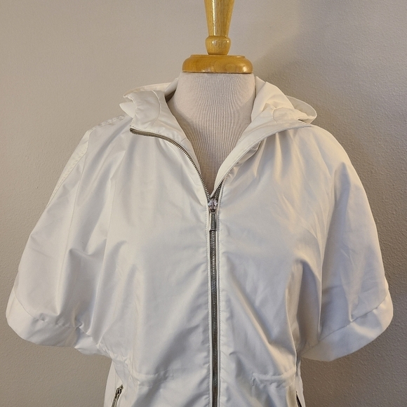 Moorer White Short Sleeve Hooded Jacket - Picture 2 of 12